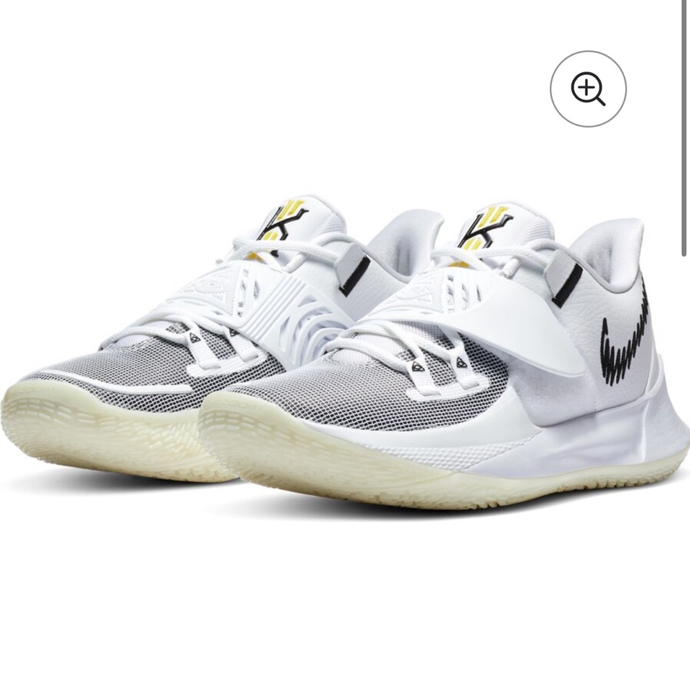 Nike Kyrie Low 3 Sneakers